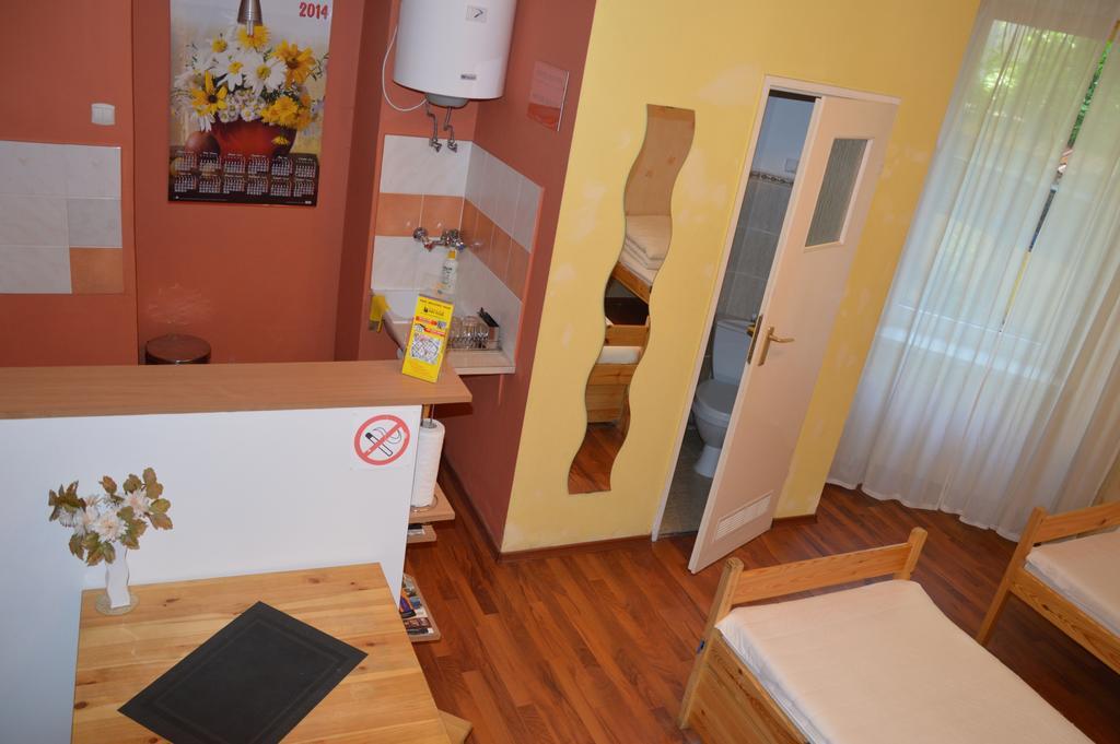 קרקוב Old Walls Hostel חדר תמונה