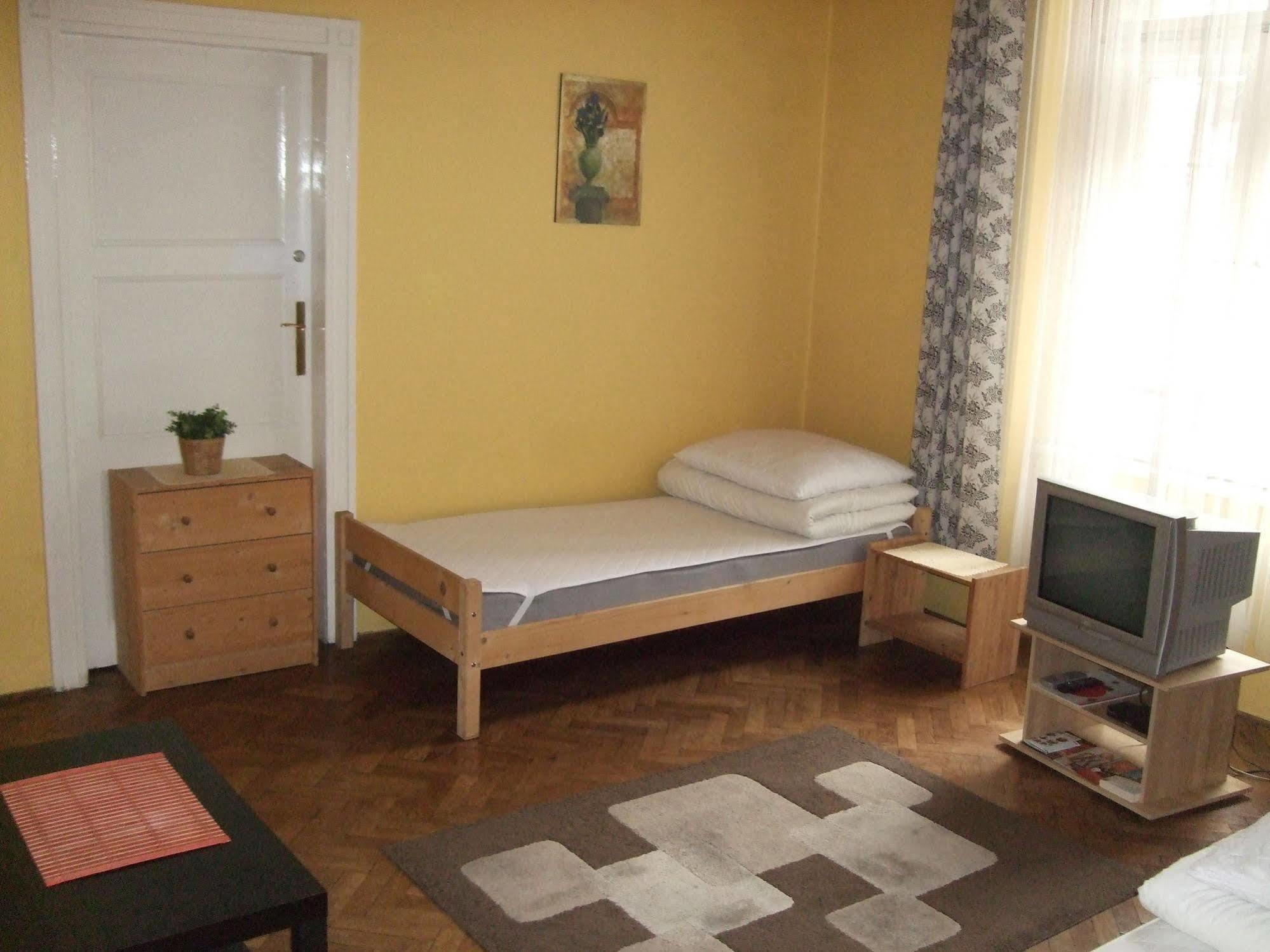 קרקוב Old Walls Hostel מראה חיצוני תמונה