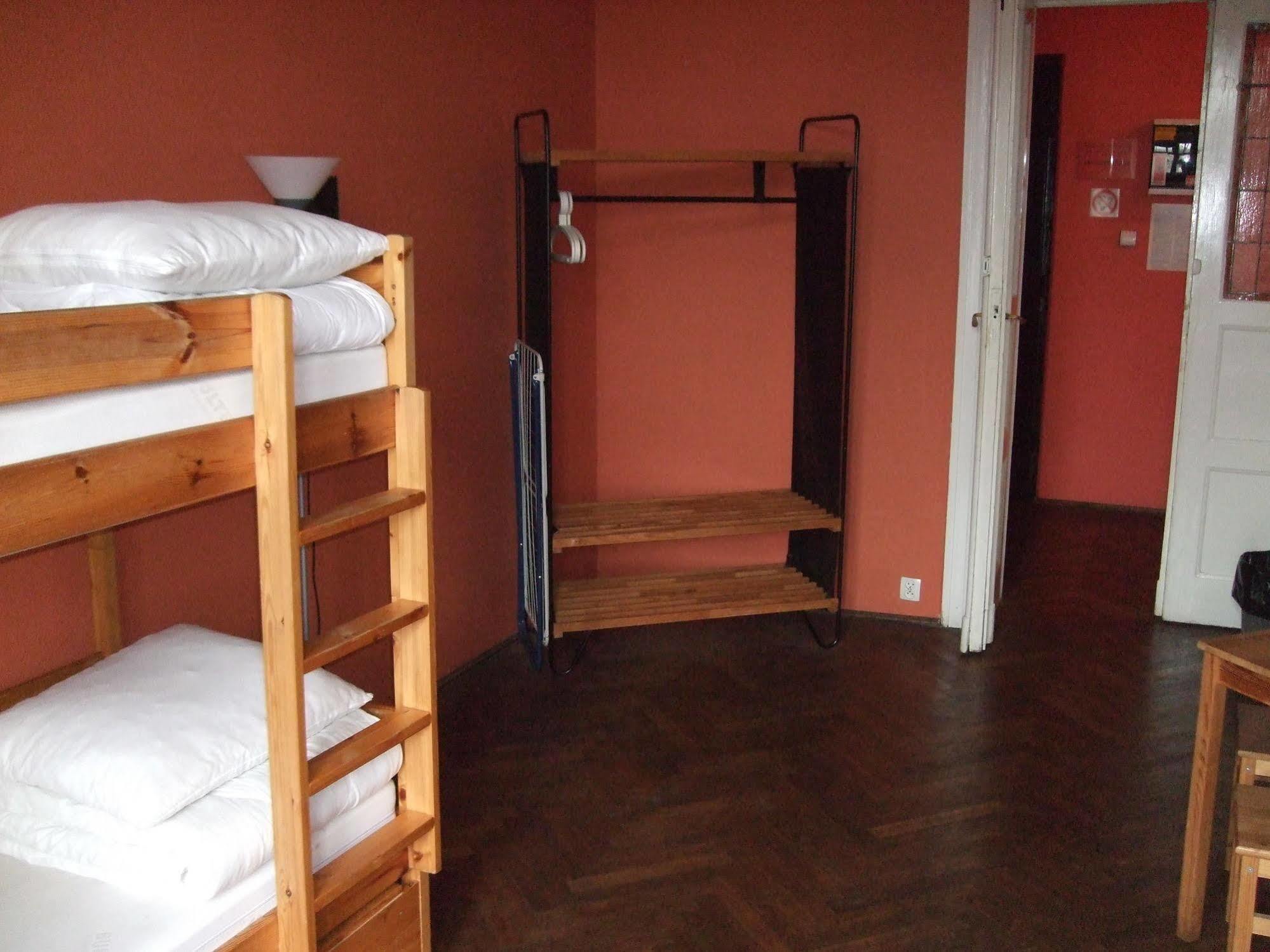 קרקוב Old Walls Hostel מראה חיצוני תמונה
