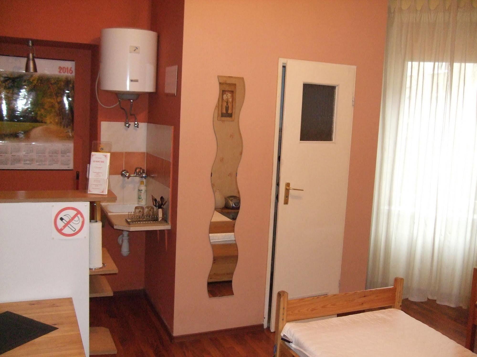קרקוב Old Walls Hostel מראה חיצוני תמונה
