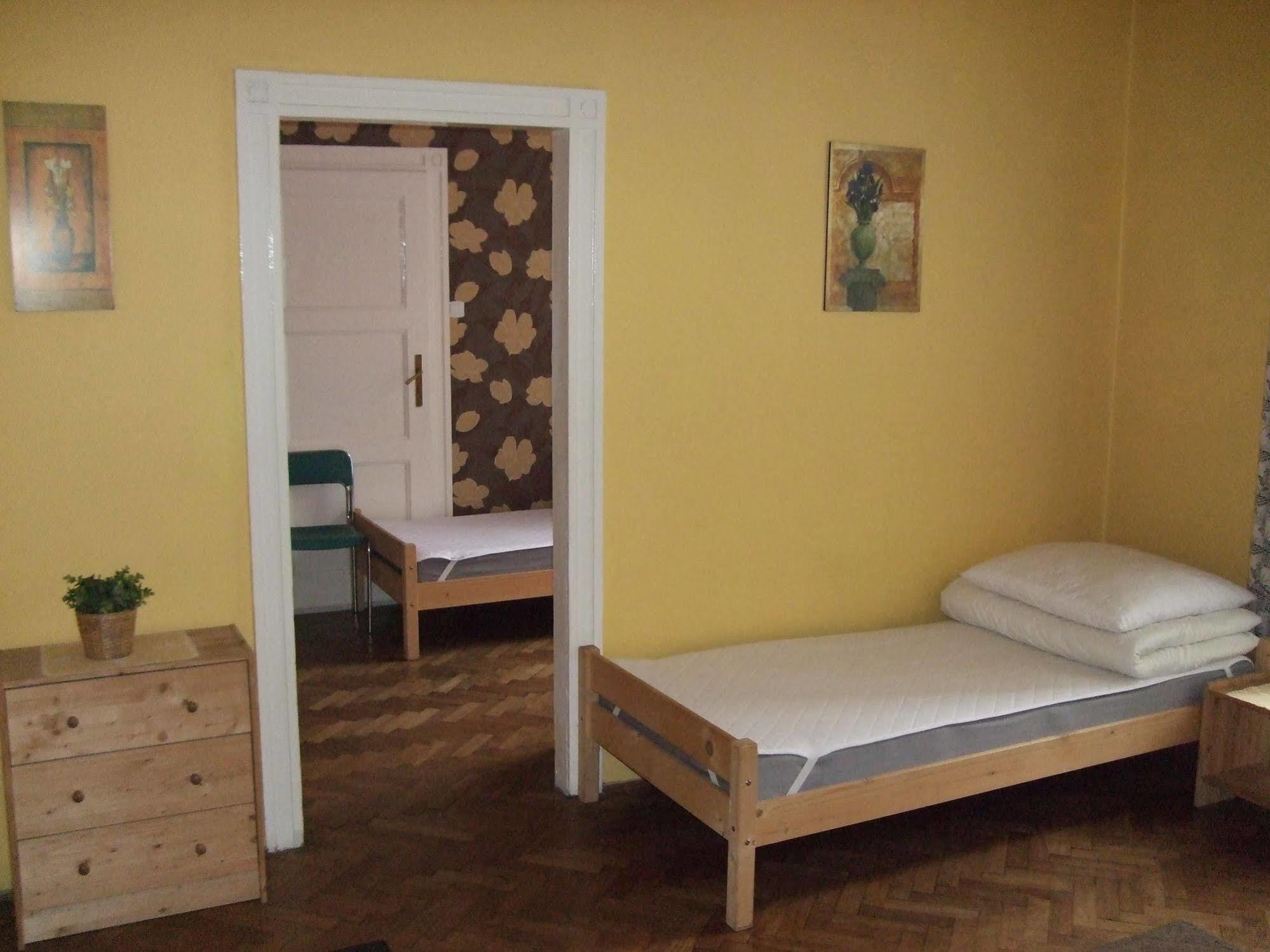 קרקוב Old Walls Hostel מראה חיצוני תמונה