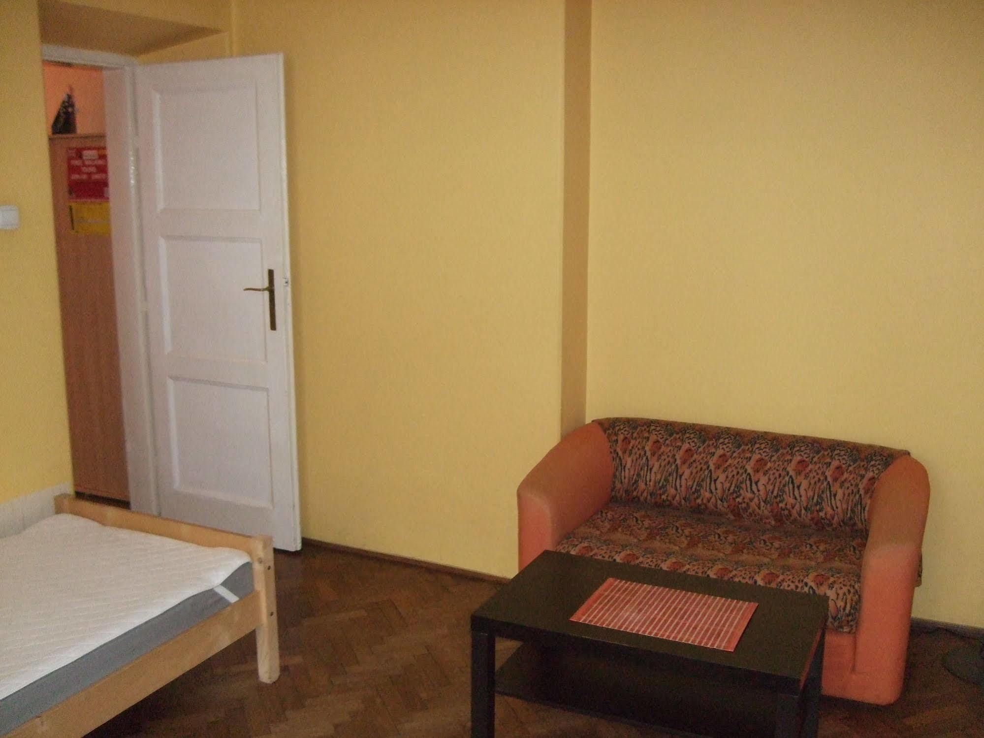 קרקוב Old Walls Hostel מראה חיצוני תמונה