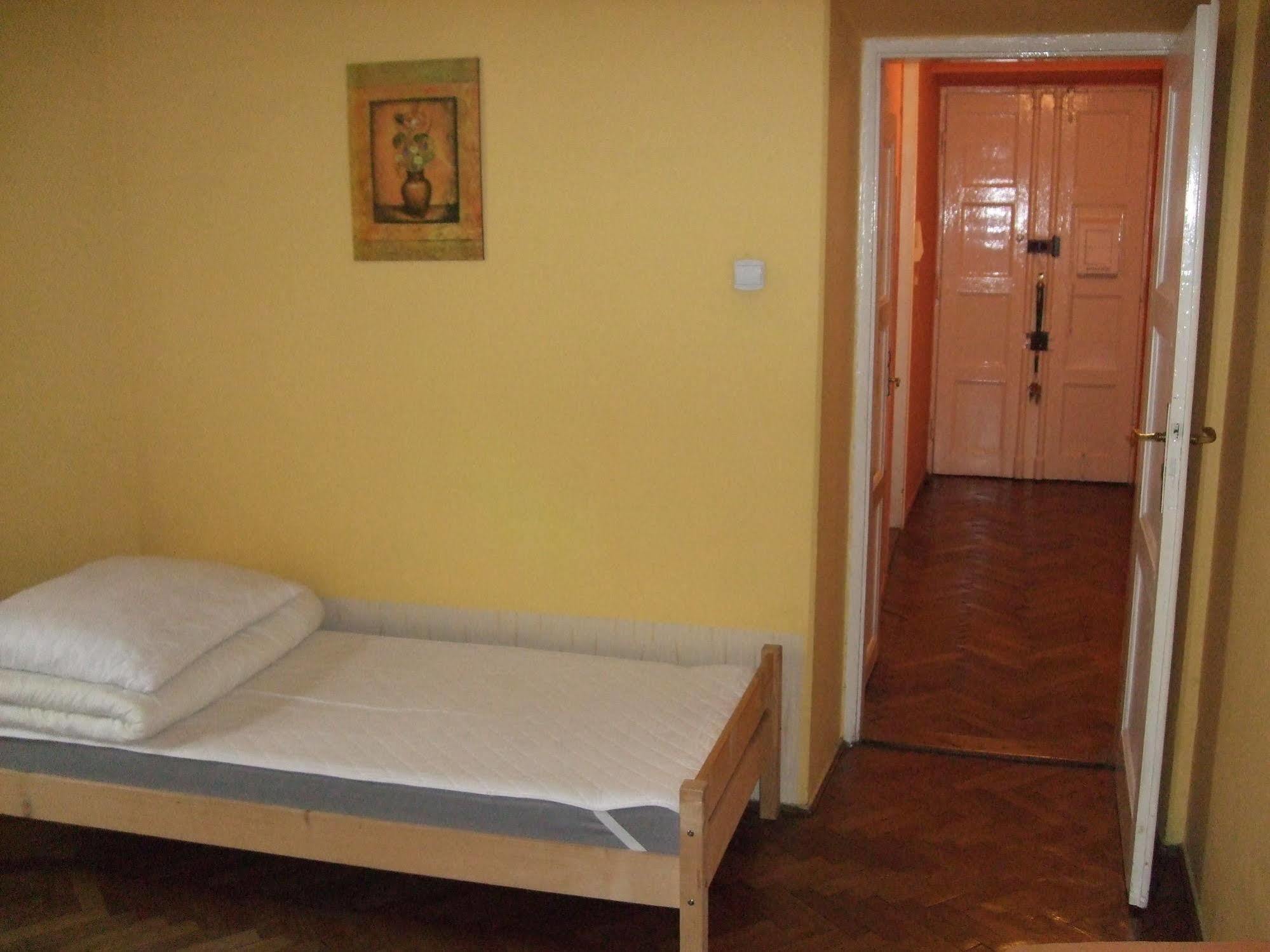 קרקוב Old Walls Hostel מראה חיצוני תמונה
